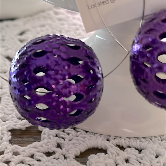 ★CALLIE LIVES METALLIC DECOR GLOBE EARRINGS★ - Picture 9 of 11